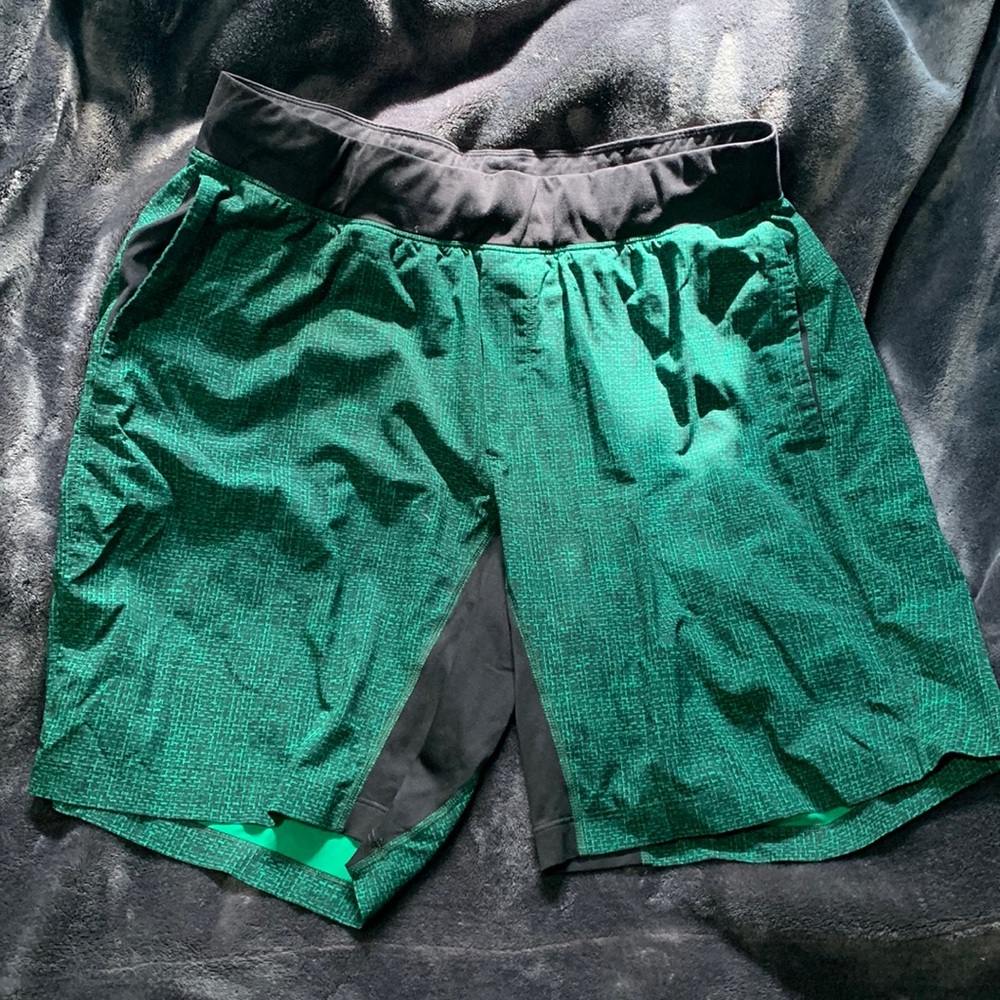 lululemon athletica Green and Black Men T.H.E short